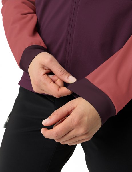 Vaude Womens Qimsa Hooded Softshell Jacket - cassis